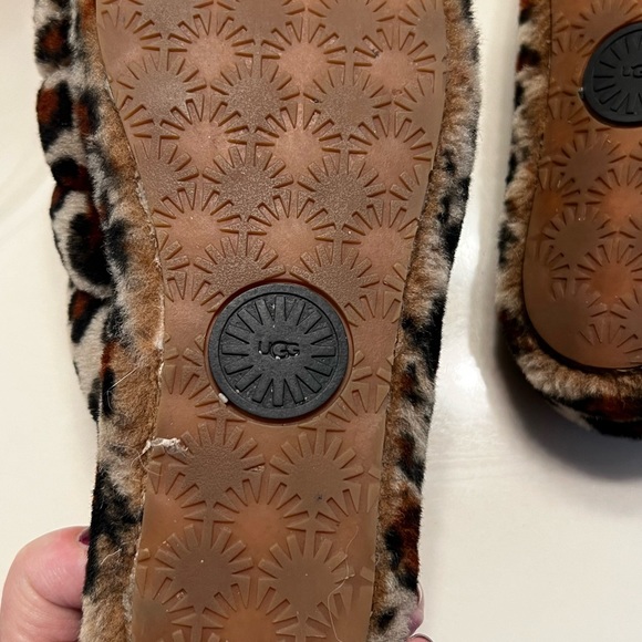 Ugg slippers - Picture 5 of 6